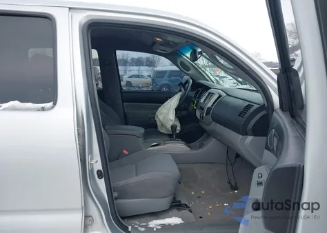 2008 Toyota Tacoma Base V6 z USA, uszkodzony, nr VIN 3TMMU52N18M006085